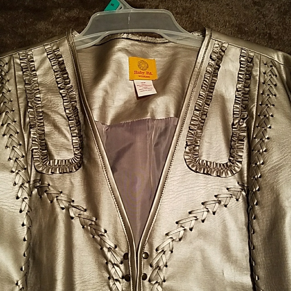 Jacket - Picture 4 of 8